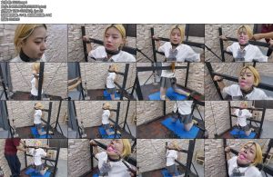 [飞天原创] 继续审问JK少女毒犯希希还是不配合直接禁锢在拘束架加大力度审问折磨-丝依依