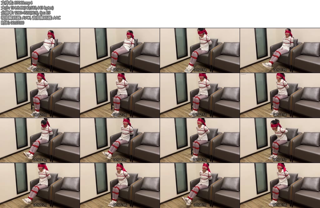 [臭脚妹妹] 不一样的臭脚妹妹瑜伽裤白棉袜帆布鞋红绳口球无内-丝依依