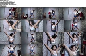 [樱束原创] TK门的惩罚上课时间居然逃课跑到酒吧鬼混还彻夜不归看姐姐怎么惩罚她让她再也不敢去酒吧玩大字捆绑在TK门上疯狂的全身挠痒一个地方都不放过大功率棒棒狂震-丝依依