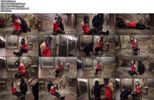 [欧美绳艺] MADE IN JAPAN 19 Ada the mercenary trapped in a zombie infested tunnel, tied and gagged by a myster-丝依依