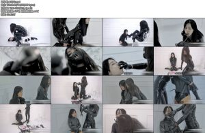 [FSS原创] 邪恶女王与乳胶女搜查（2）香舌调教沦为乳胶玩具女女百合女虐女乳胶紧身衣踩踏袭胸口舌侍奉强制舔指教皮革拘束衣马桶口塞-丝依依