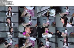 [樱束原创] 对女学生的深喉折磨 老虎凳上垫砖裸足TK惩罚学生强迫戴深喉口球双环口咖开口器强喂柠檬汁全程口水-丝依依