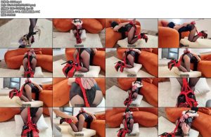 [樱桃小M] 跪在这里很舒服裆部拉链拉看欣赏一下吧-丝依依