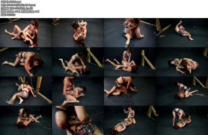 [欧美绳艺] Female Wrestling Bondage Akasha VS Tenjou-丝依依
