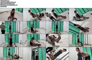 [冰悦原创] 欧式直臂丝袜和高跟鞋里面放红豆嘴巴带压舌口枷痛苦不堪的走圈流口水-丝依依