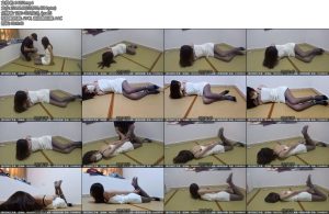 [新月原创] 青歌下跪接受惩罚的可怜的女孩吊带灰丝驷马铐性感丝袜高跟鞋-丝依依