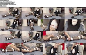 [默示录] 缚艺录 小凉挣扎的有些累了当然不止简单的按摩喽嘴巴戴上口球再严实地用胶带封住嘴巴结束的时候口水直流-丝依依