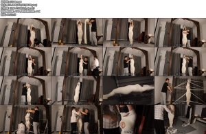 [路由原创] 绷带木乃伊模特被绷带包了个严严实实嘴巴也被堵住了她似乎有话要说但已经说不出了-丝依依