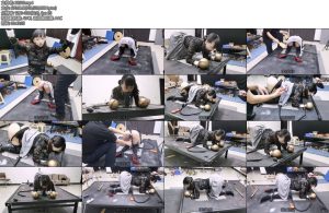 [飞天原创] 悦儿奴的小嘴正在含着小丁丁一抬头被喷了一脸听话水被乖乖地禁锢在拘束床上-丝依依