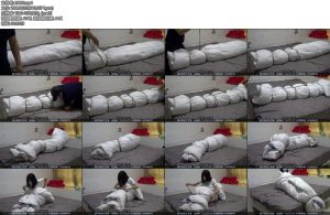 [新月原创] 红豆同好定拍棉被女孩白袜少女的棉被挣扎脱缚-丝依依