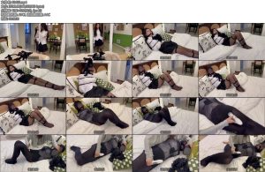 [小奶猫] 我的丝袜很臭气味调教折磨可恶的丝袜臭死了快放开我-丝依依