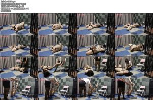 [美曦原创] 分腿驷马放置穿着长靴出去跑步前先把奴绑起来放置50分钟待到主人的脚出汗跑完步回来让奴好好的舔脚-丝依依