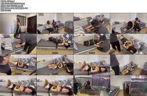 [延江艺束] 原创女朋友帮我抓人形女犬第一集滴蜡鞭打蹂躏胸缚驷马捆绑丝袜堵嘴电动工具强高QG关进狗笼TJ-丝依依