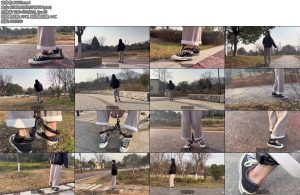 [布莱恩] 匡威女孩白天公园玩镣铐冬日里的5斤重镣-丝依依