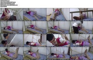 [新月原创] 玉箫定拍剧情类性感灰丝空姐的入室吊绑固定驷马挣扎蒙眼封嘴-丝依依