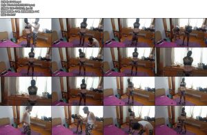 [网友原创] 我的媳妇 133弹、黑丝高跟胶带包头无限循环的站立绝对固定棒棒QZGC电击开到最大纯纯的片-丝依依