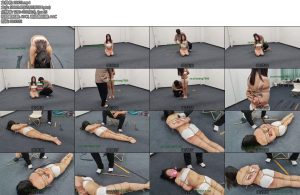 [山鬼原创] 十九岁早婚小少妇张涵工作室的初次体验被重度sp踩踏惨叫连连-丝依依