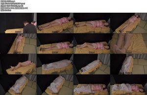 [象人原创] 嗷嗷护士服肉丝高跟封住嘴巴和眼睛被固定在床上td挣扎最后被棉被包裹-丝依依