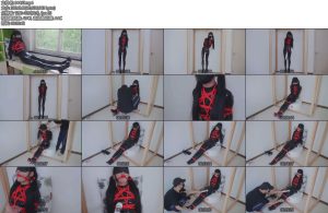 [亚洲绳艺] 乳胶衣双马尾女郎红绳捆绑紧缚调教-丝依依