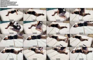 [涵涵原创] 涵涵 床上固定，快乐棒刺激和蜘蛛杆双管齐下爽翻天-丝依依