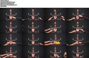 [欧美绳艺] Liza Lush A Tickle Toy Tickling in a Catsuit Toe press Ballgag and Nosehook-丝依依