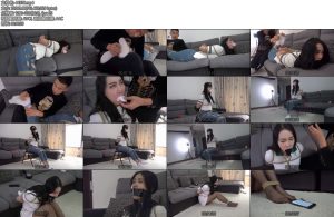 [灰鸟原创] 白袜女孩遭劫-丝依依