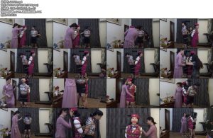 [胜景影视] 固定架上电击空姐女M 两名空姐女M被捆绑在固定架上戏弄-丝依依