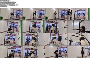 [浅浅原创] 单手套，乳夹，马具型口枷，过膝长筒靴，一字型分腿脚枷-丝依依