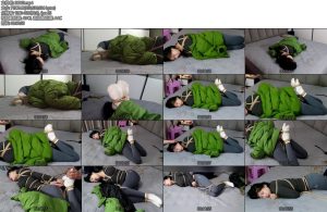 [吴越原创] 晴子大床上的例行训练（第三季）大长腿脏白袜欧式直臂股绳驷马放置附赠10公分凉高美足自我展示片段晴子被冻感冒了-丝依依