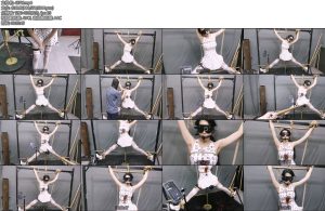 [飞天原创] 欧式风拘束架把艺仙儿禁锢起来后电击y塞开到100多加上棒棒同时操作骚水和口水倾喷而下这个姿式超级地爽-丝依依