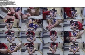 [新月原创] 荷露定拍泳衣股绳折腿缚金属项圈迷晕堵嘴夹脚趾虐足TK裸足涂油-丝依依