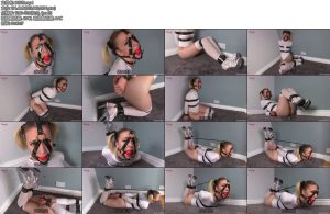 [欧美绳艺] Lil Missy UK in White Bodysuit Harness Gag and PVC Belts-丝依依