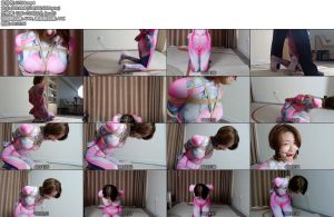 [吴越原创] 美胸妞妞COS火箭少女连体胶衣（第一季）跪缚放置惩罚口枷口水收集艰难的儿歌演唱-丝依依