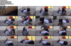 [新月原创] 佳怡我打赌输了被戴上惩罚铐手铐和脚烤连在一起并受到新月的多重折磨和羞辱我又不行了-丝依依