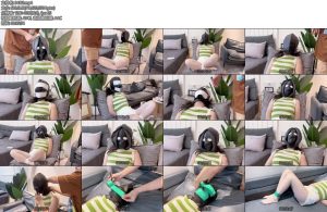 [默示录] 缚艺录 小凉 白色胶带封嘴封脸2种头套轮番戴配上油亮白丝-丝依依