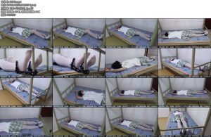 [新月原创] 荷露JK白丝女孩宿舍一字铐还被挠痒痒怕痒的她不停挣扎求饶-丝依依